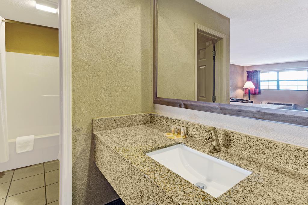 Days Inn By Wyndham Cherokee Near Casino Habitación foto